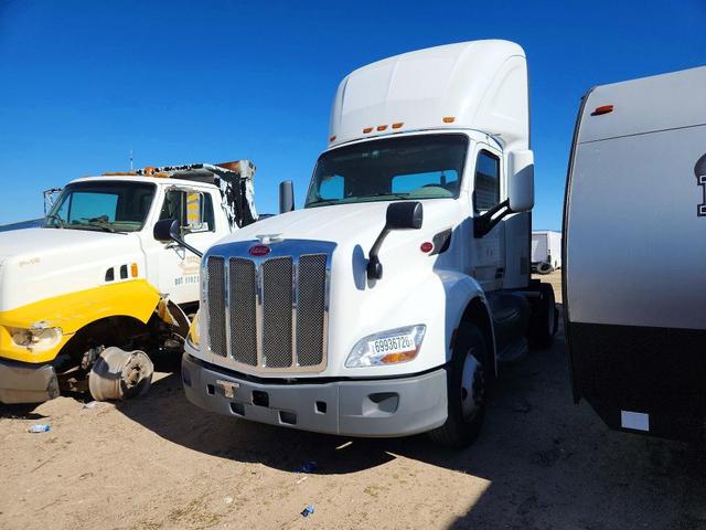 2018 PETERBILT 579 SEMI TRUCK