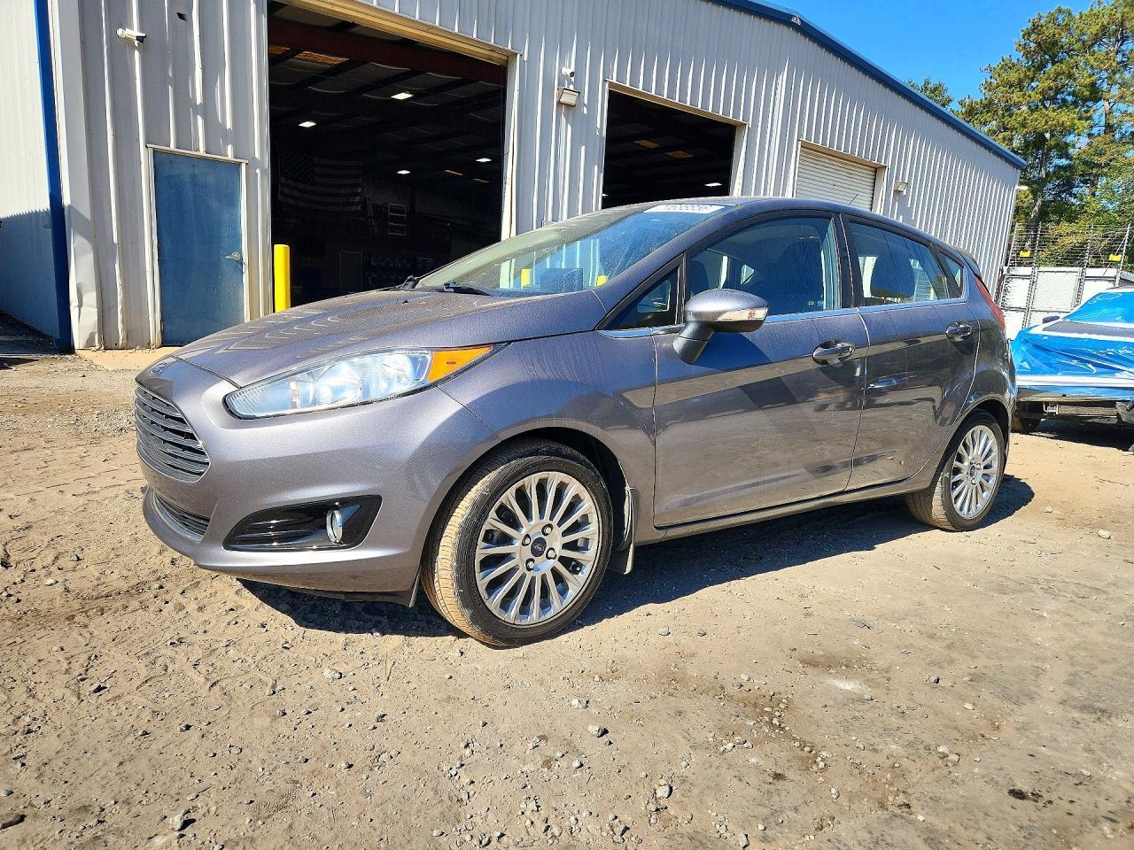 Вид 2014 FORD FIESTA TITANIUM, угол 1