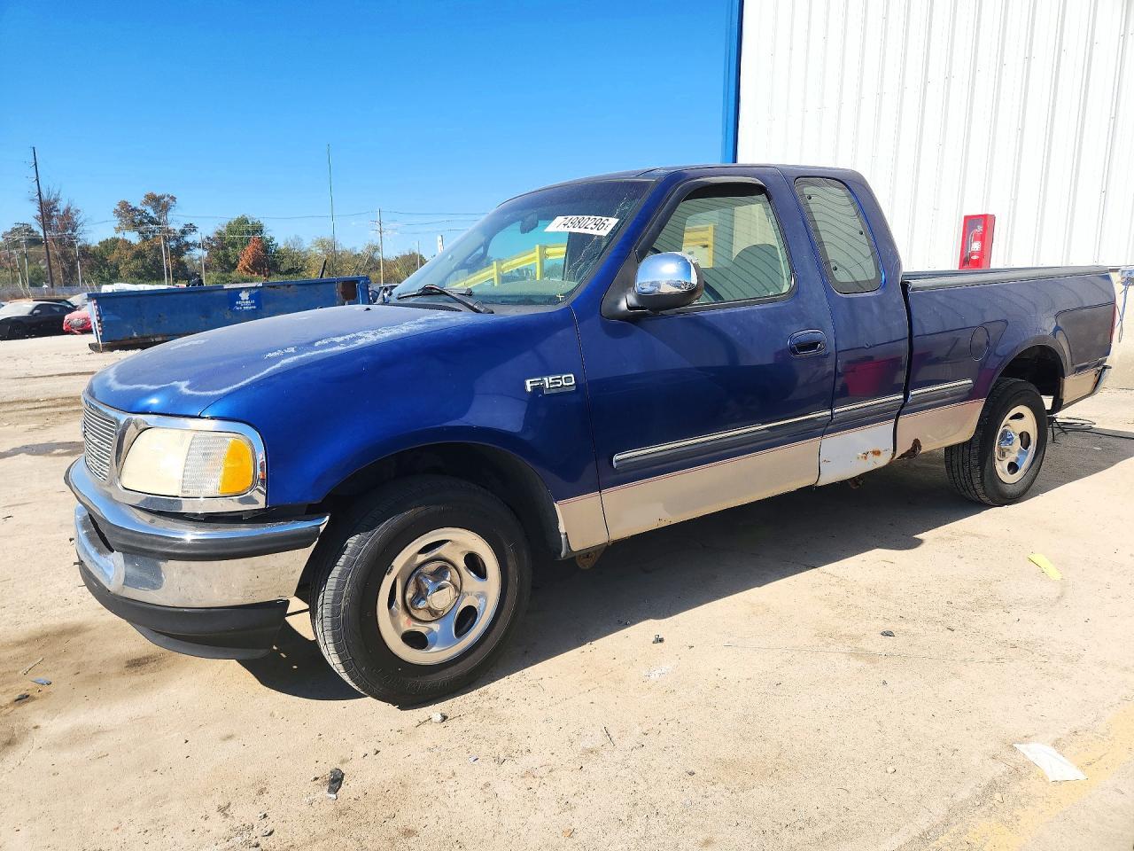Vue de 1997 FORD F150, angle 1