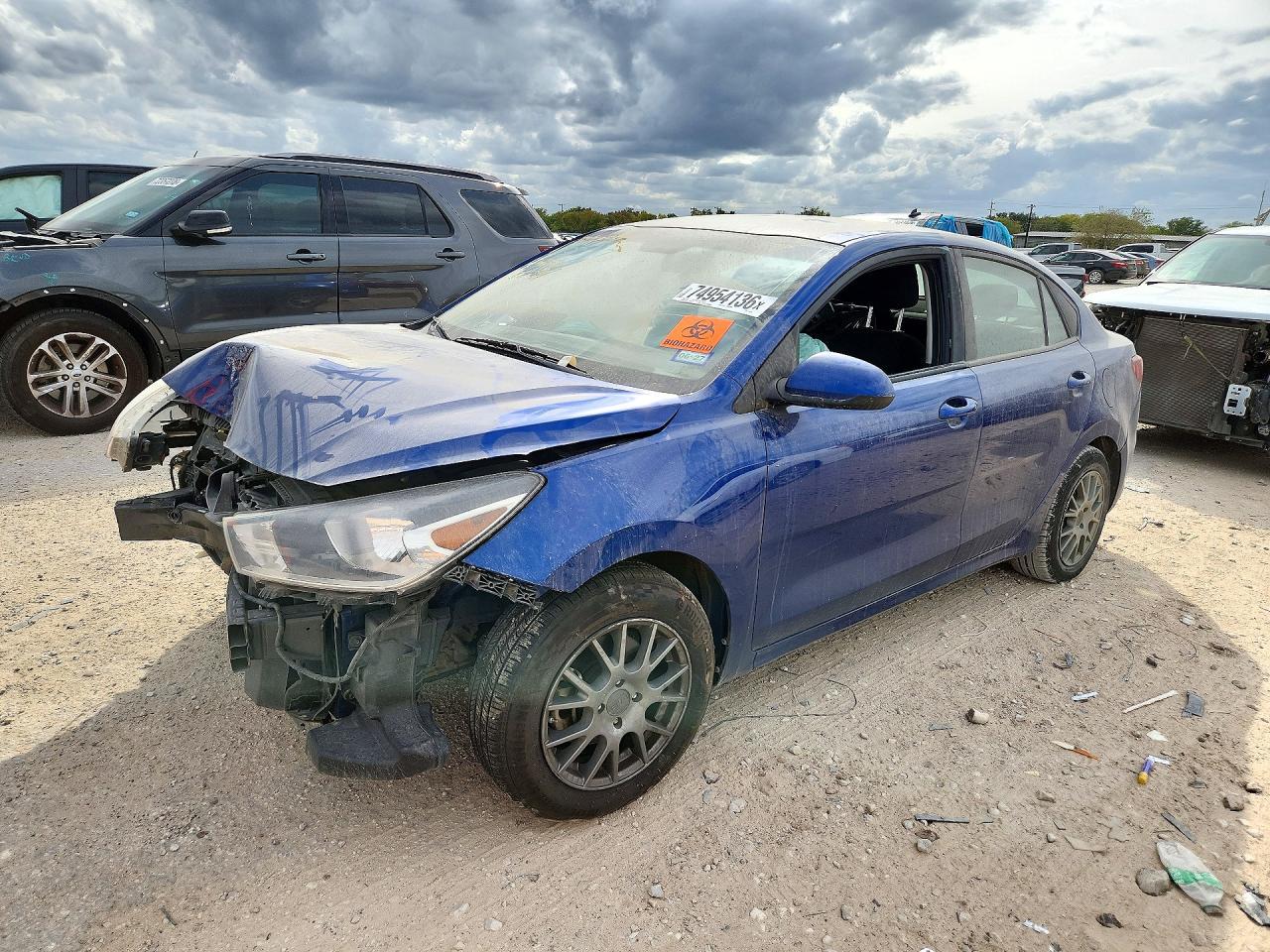 Vue de 2020 KIA RIO S, angle 1