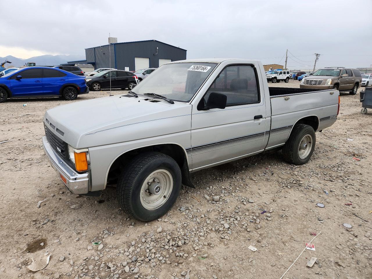 Vue de 1987 NISSAN PICKUP, angle 1
