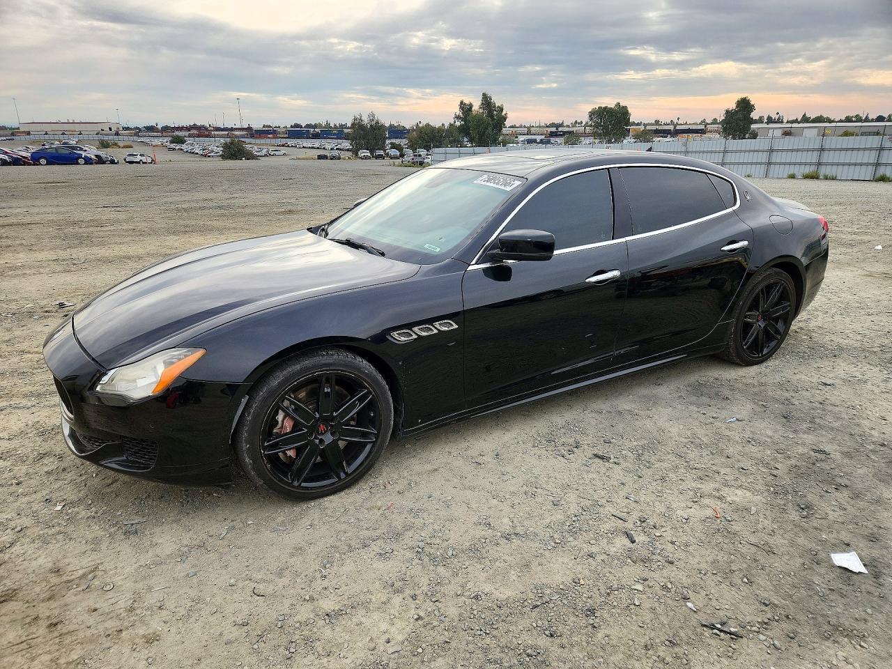 Vista de 2015 MASERATI QUATTROPORTE GTS, ángulo 1