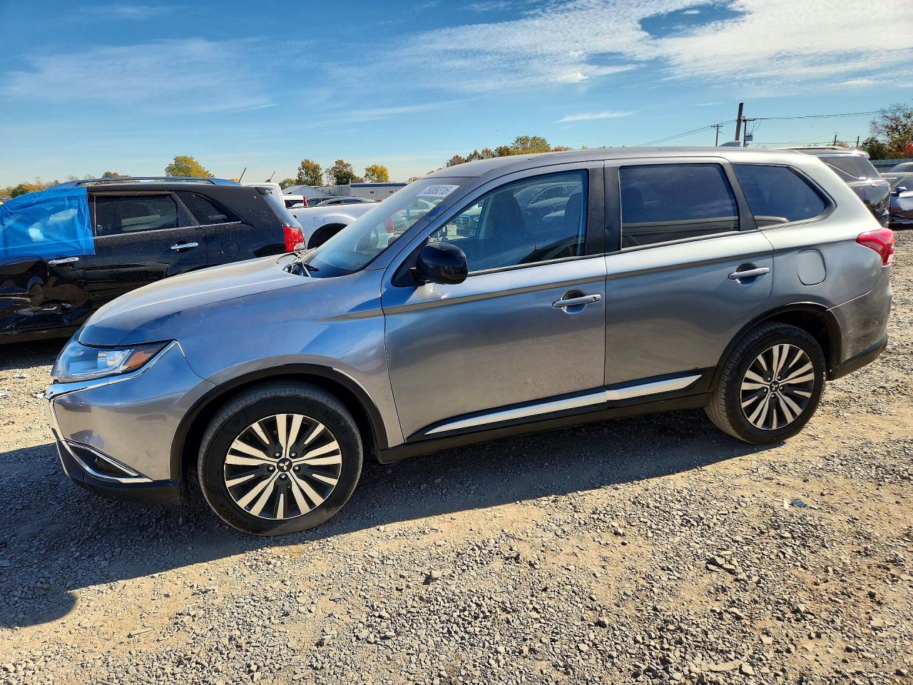 منظر 2020 MITSUBISHI OUTLANDER ES، زاوية 1