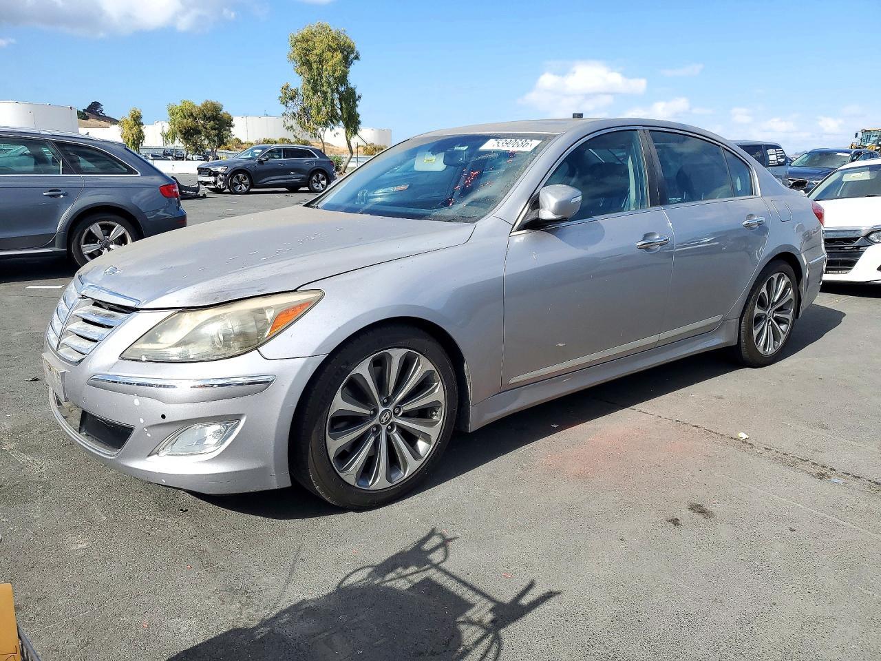 Вид 2013 HYUNDAI GENESIS 5.0L, угол 1
