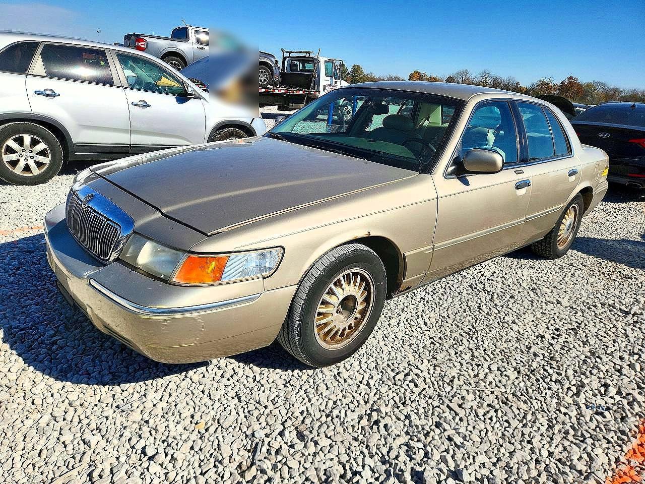 Вид 1999 MERCURY GRAND MARQUIS LS, угол 1