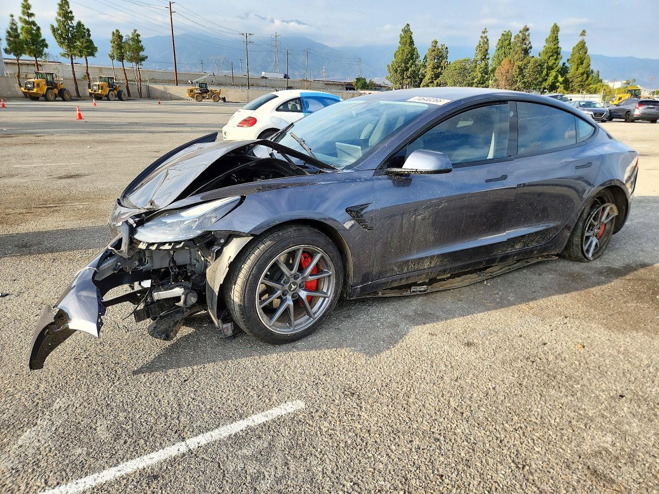 Vue de 2023 TESLA MODEL 3, angle 1