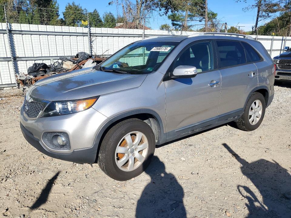 2013 KIA SORENTO LX  