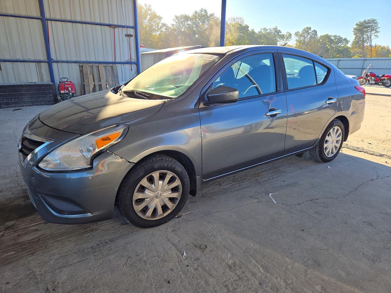 Vue de 2016 NISSAN VERSA 1.6 SV, angle 1