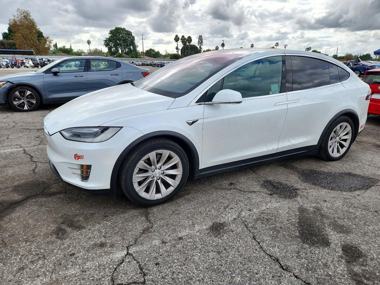 Vedere 2017 TESLA MODEL X, unghi 1