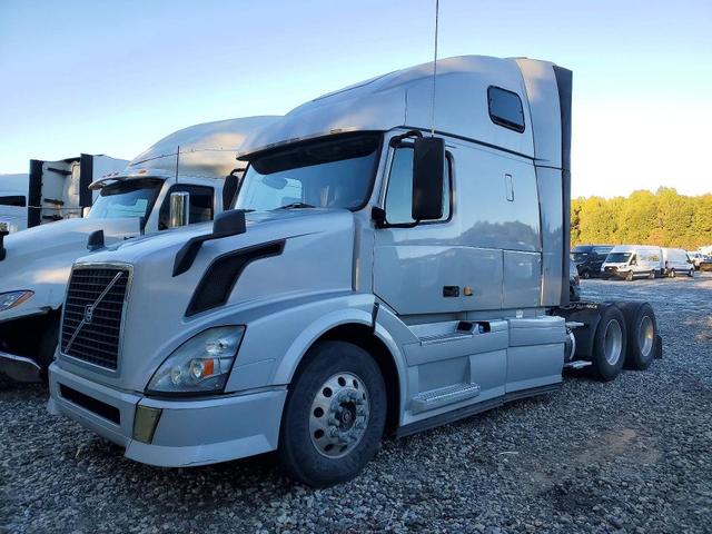 2013 VOLVO VN