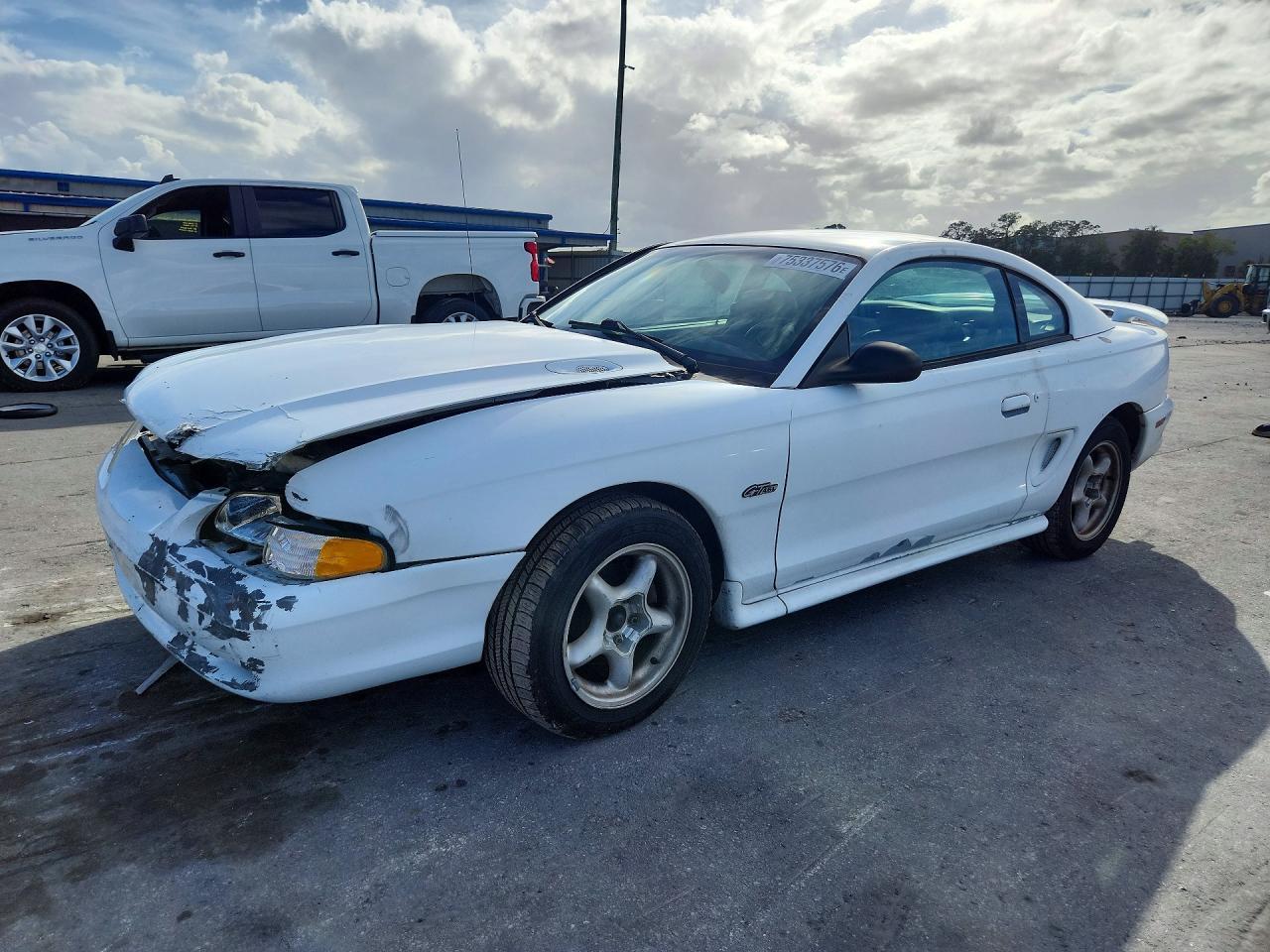 Вид 1997 FORD MUSTANG GT, угол 1