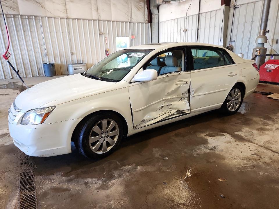 2005 TOYOTA AVALON XLS  
