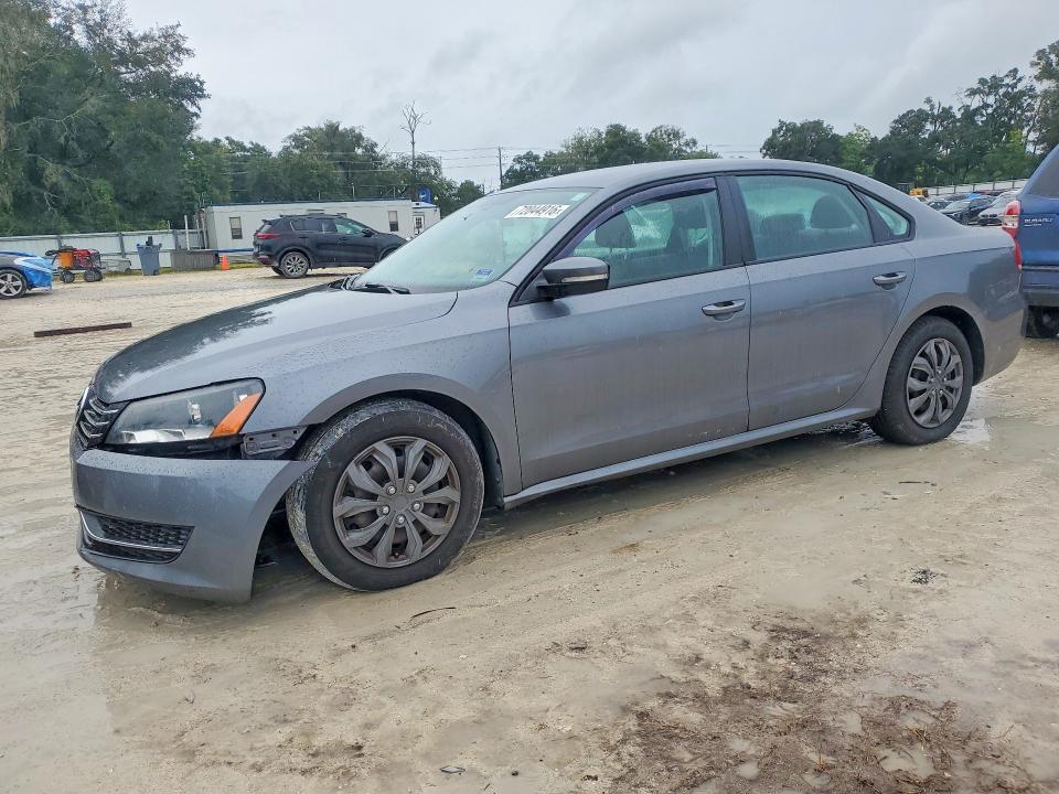 2014 VOLKSWAGEN PASSAT S  