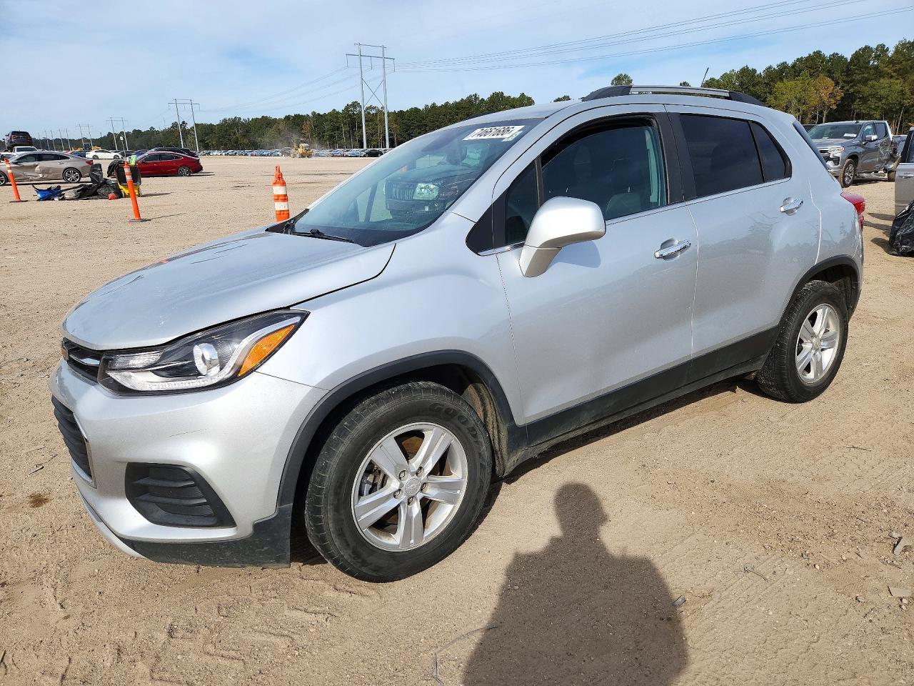 Vedere 2020 CHEVROLET TRAX 1LT, unghi 1