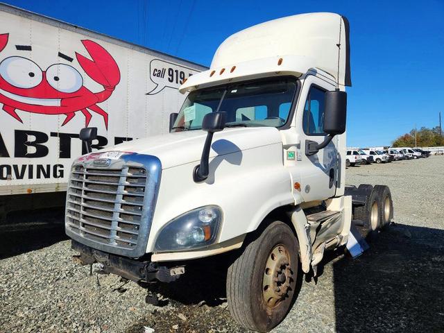 2018 FREIGHTLINER CASCADIA 125 SEMI TRUCK