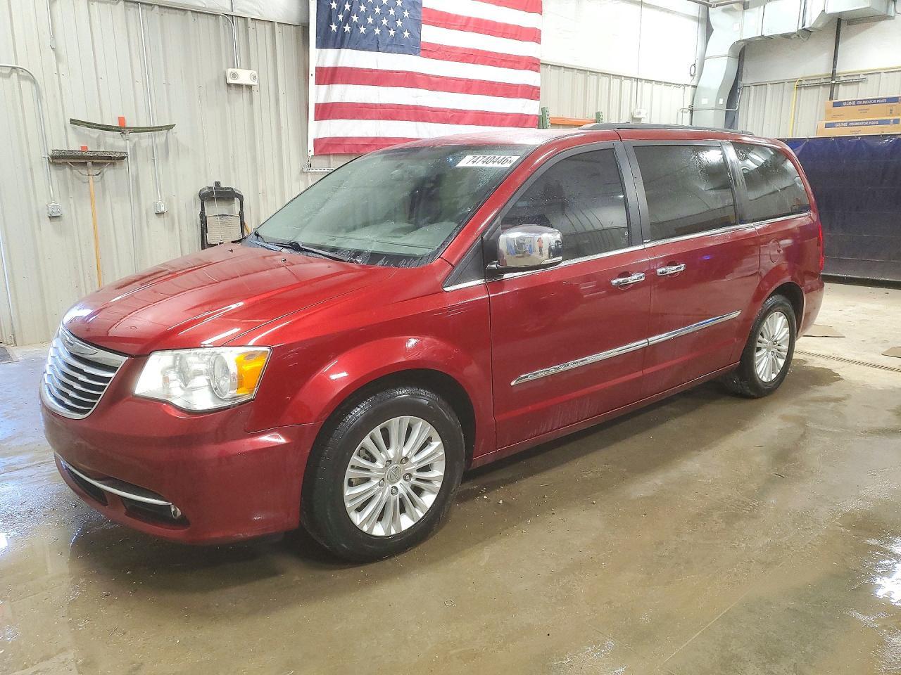 2013 CHRYSLER TOWN &amp; COUNTRY TOURING L view, angle 1