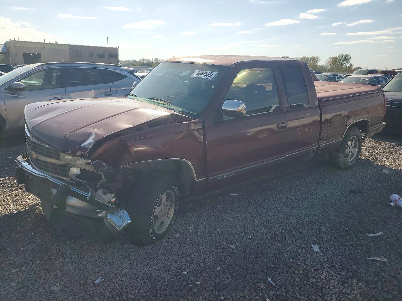 Вид 1993 CHEVROLET GMT-400 C1500, угол 1