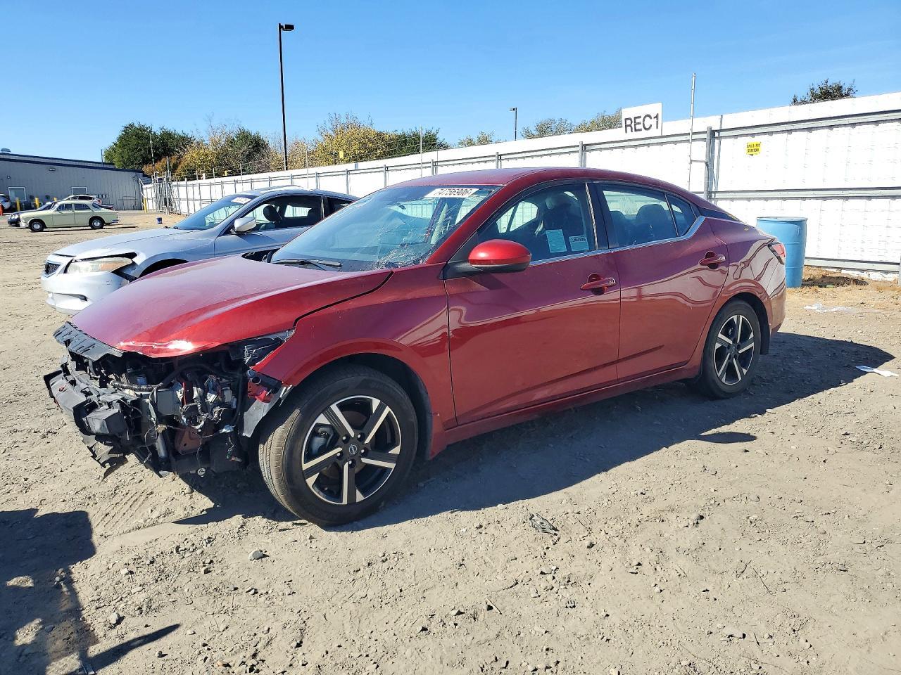 Вид 2024 NISSAN SENTRA SV, угол 1