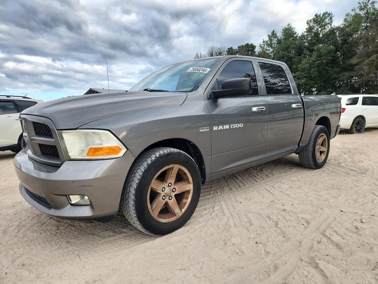 Vue de 2012 DODGE RAM 1500 ST, angle 1
