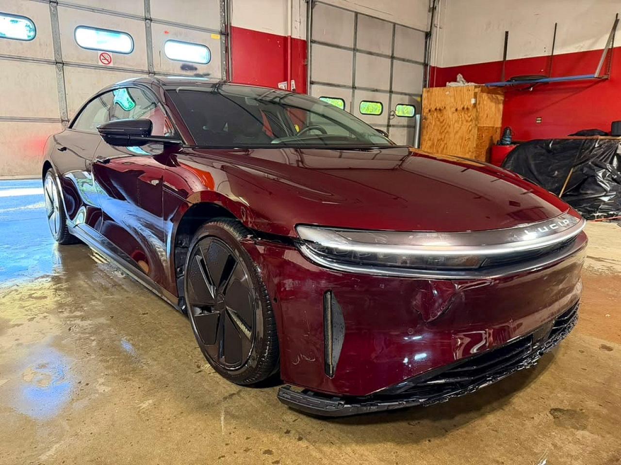 Вид 2025 LUCID MOTORS AIR TOURING, угол 1