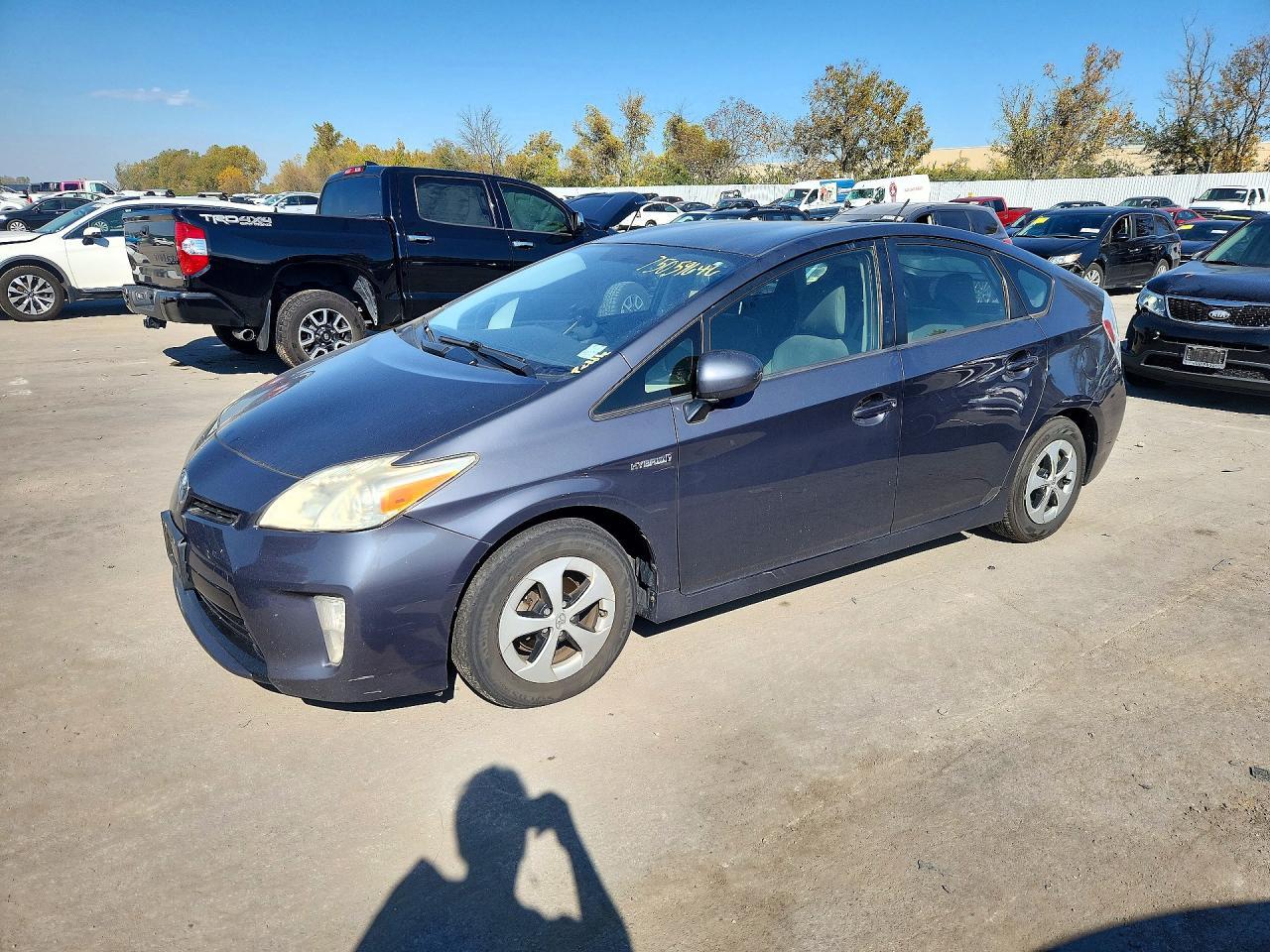 Vue de 2012 TOYOTA PRIUS TWO, angle 1