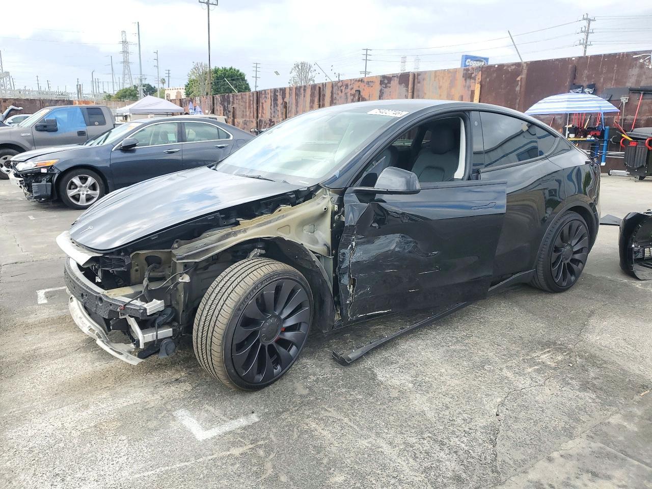 Vue de 2022 TESLA MODEL Y, angle 1