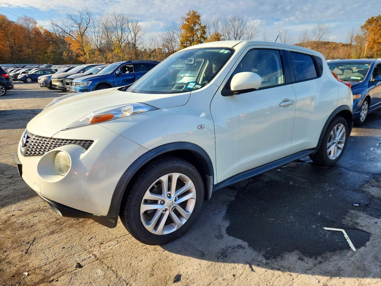 Vue de 2012 NISSAN JUKE S, angle 1