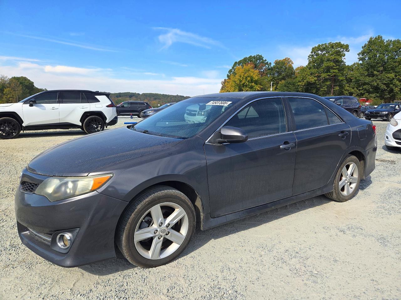 Vedere 2014 TOYOTA CAMRY SE, unghi 1
