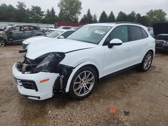 2024 PORSCHE CAYENNE   