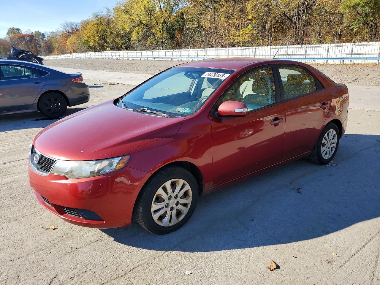 منظر 2010 KIA FORTE EX، زاوية 1