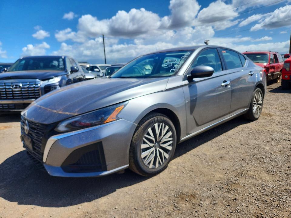 2023 NISSAN ALTIMA SV  