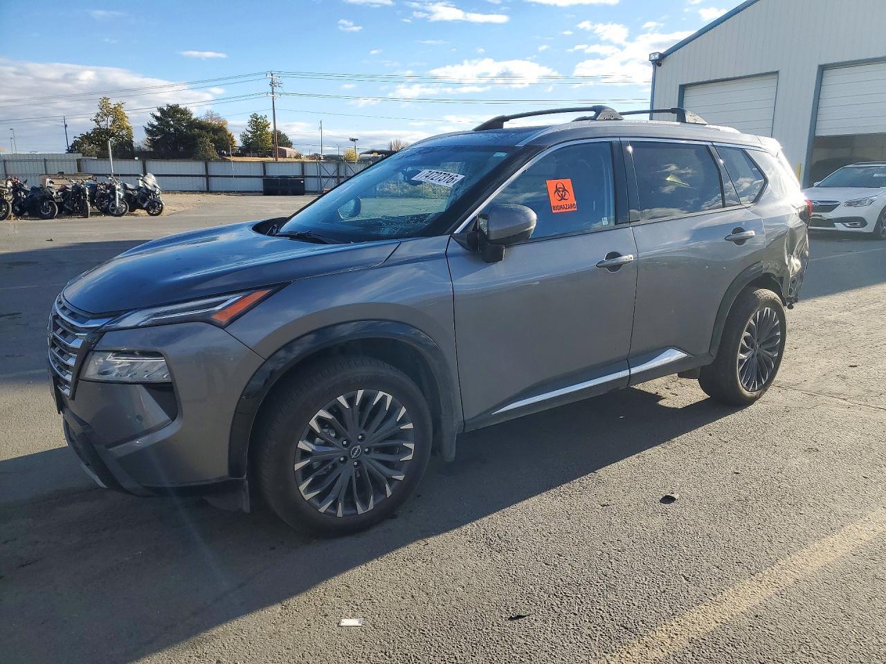 منظر 2025 NISSAN ROGUE PLATINUM، زاوية 1