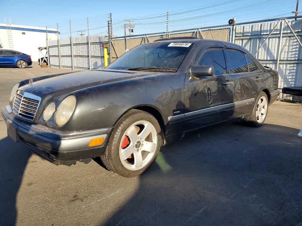 1996 MERCEDES-BENZ E 320  