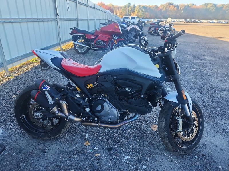 2024 DUCATI MONSTER   