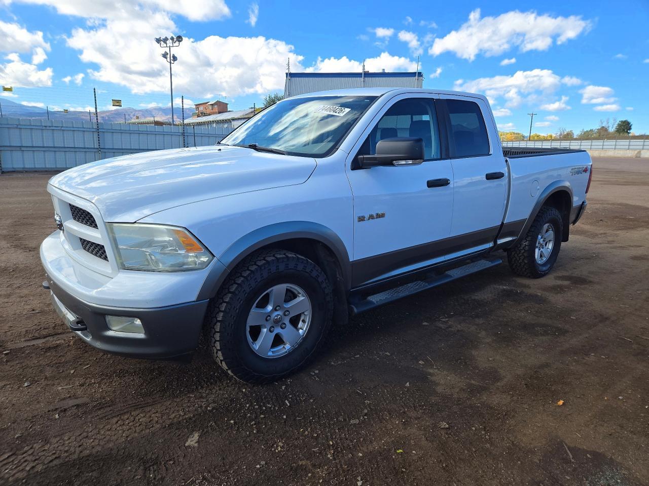 منظر 2010 DODGE RAM 1500، زاوية 1