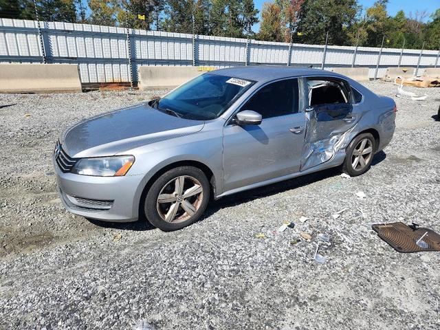 2013 VOLKSWAGEN PASSAT SE  
