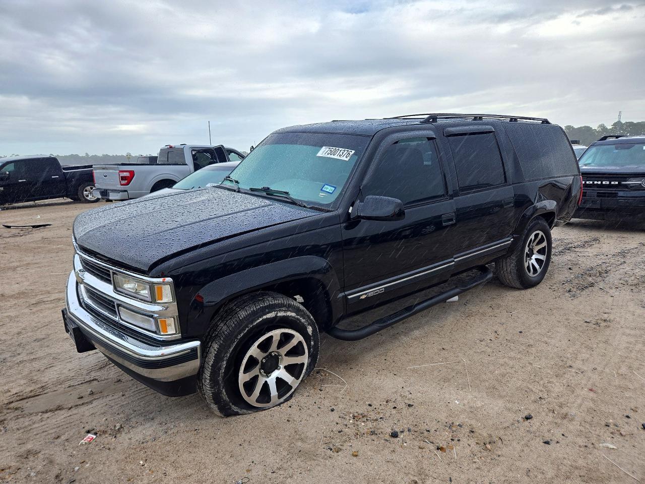 Vue de 1995 CHEVROLET SUBURBAN K1500, angle 1