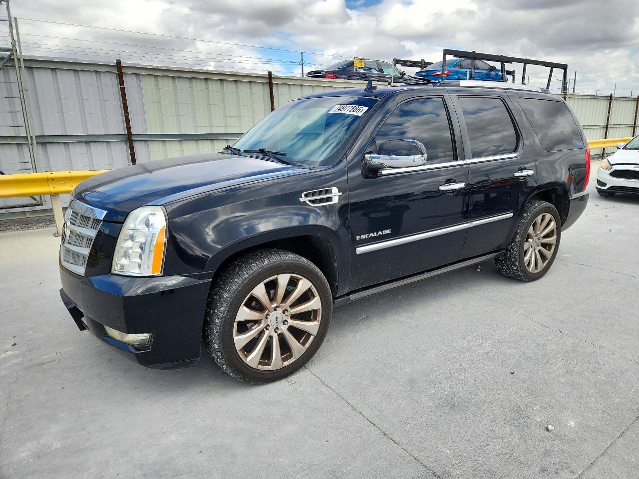 منظر 2012 CADILLAC ESCALADE PLATINUM، زاوية 1