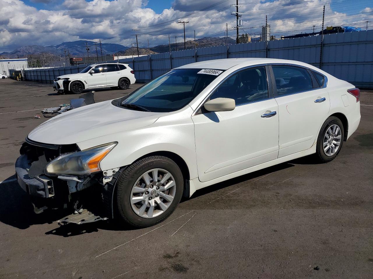 Vista de 2014 NISSAN ALTIMA 2.5 S, ángulo 1