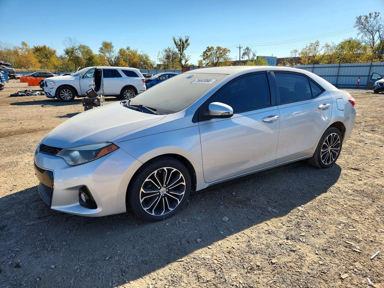 Vista de 2015 TOYOTA COROLLA S PREMIUM, ángulo 1