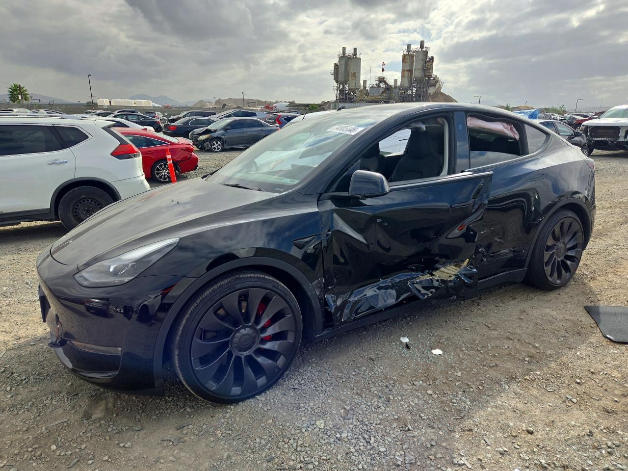Vista de 2024 TESLA MODEL Y, ángulo 1