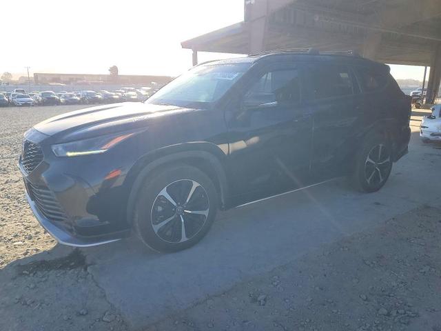 2022 TOYOTA HIGHLANDER XSE  