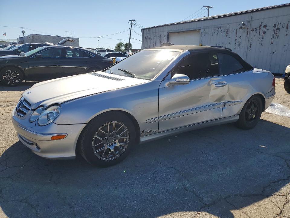2005 MERCEDES-BENZ CLK 320  