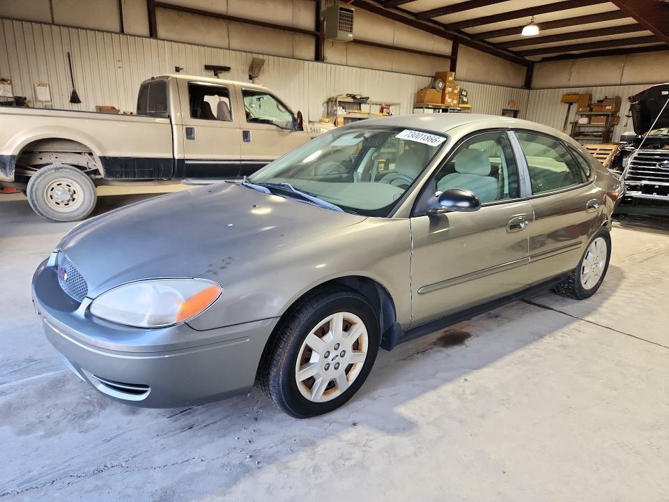 2004 FORD TAURUS SE  