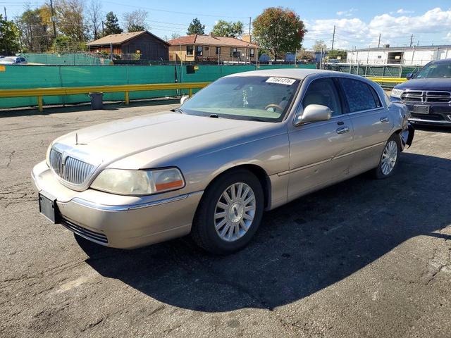 2003 LINCOLN TOWN CAR SIGNATURE  