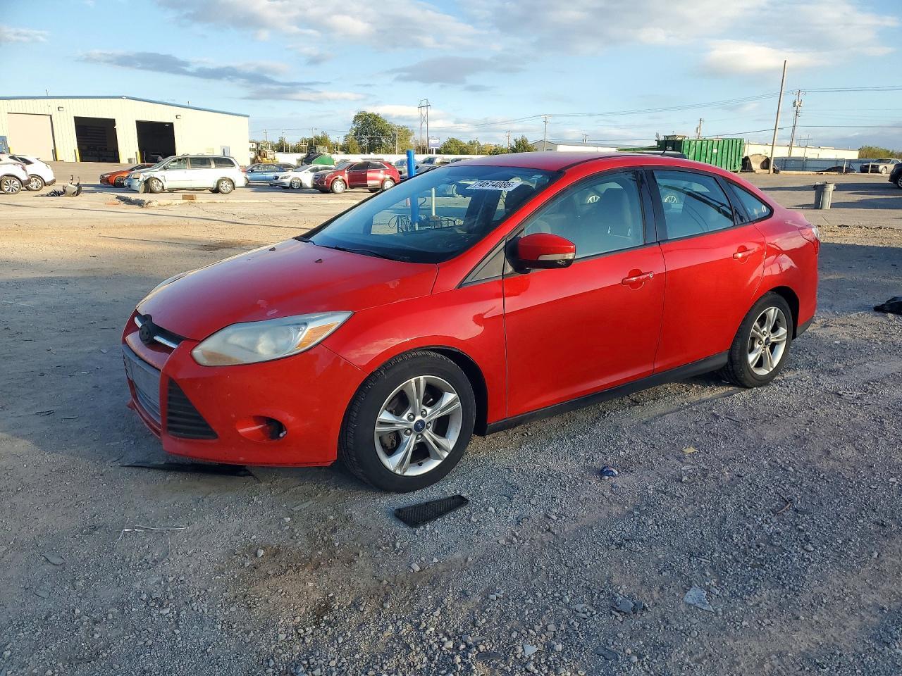 Vue de 2014 FORD FOCUS SE, angle 1