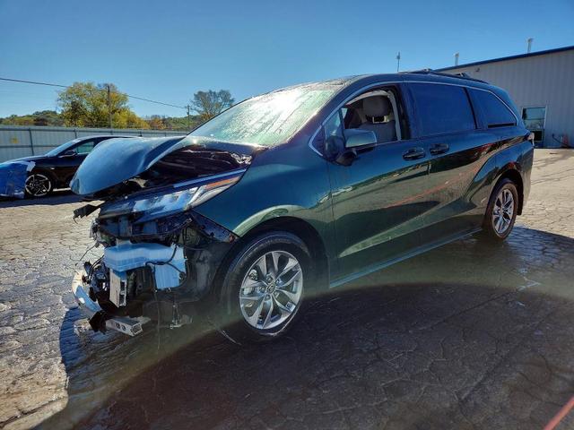 2023 TOYOTA SIENNA LE  