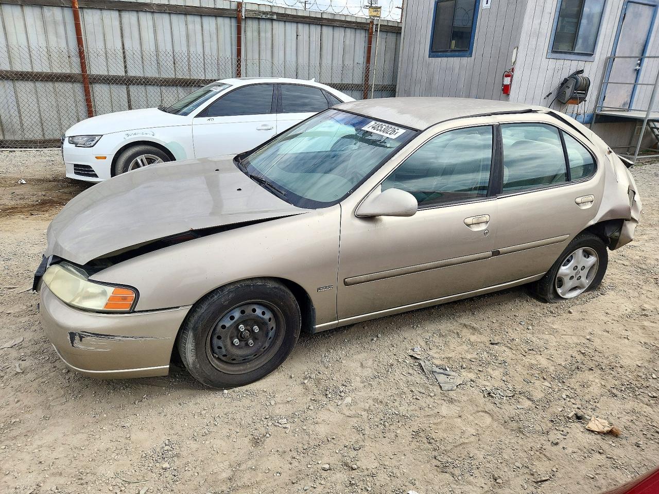 Вид 2001 NISSAN ALTIMA XE, угол 1