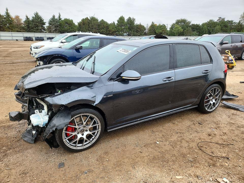 2016 VOLKSWAGEN GTI SSE  