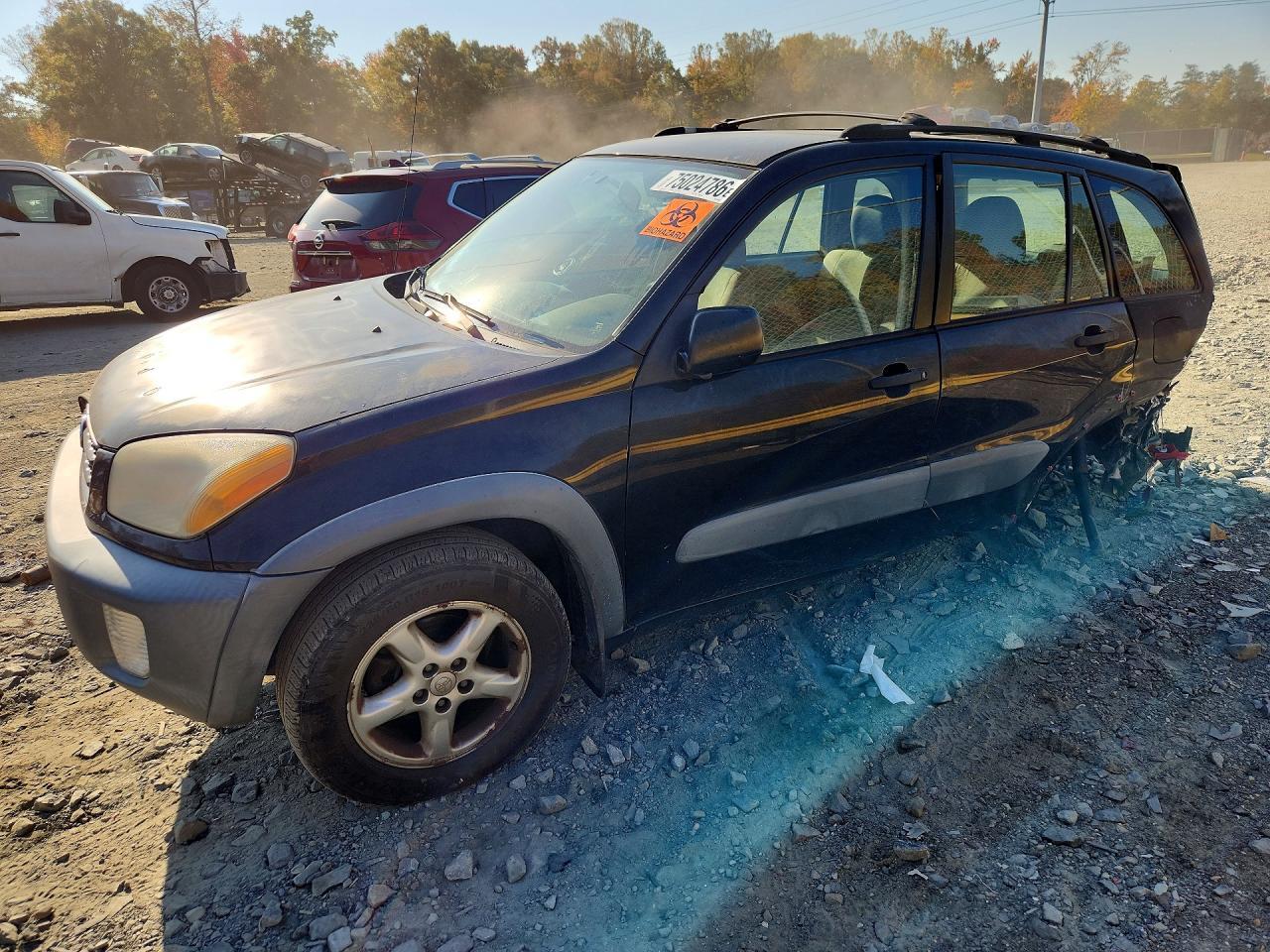 Вид 2001 TOYOTA RAV4 BASE, угол 1